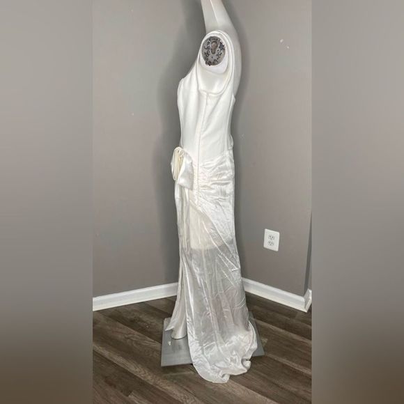 Cinq a sept Marian Draped Gown - Picture 6 of 8